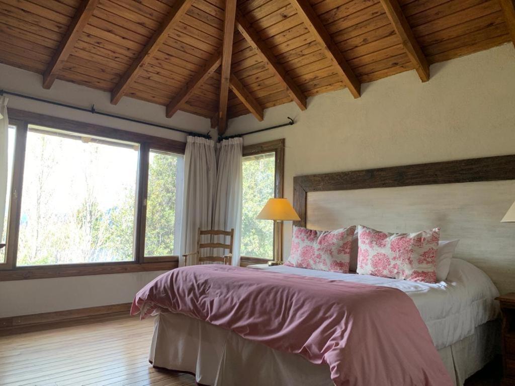 Arelauquen Bungalows & Suites San Carlos de Bariloche Eksteriør billede