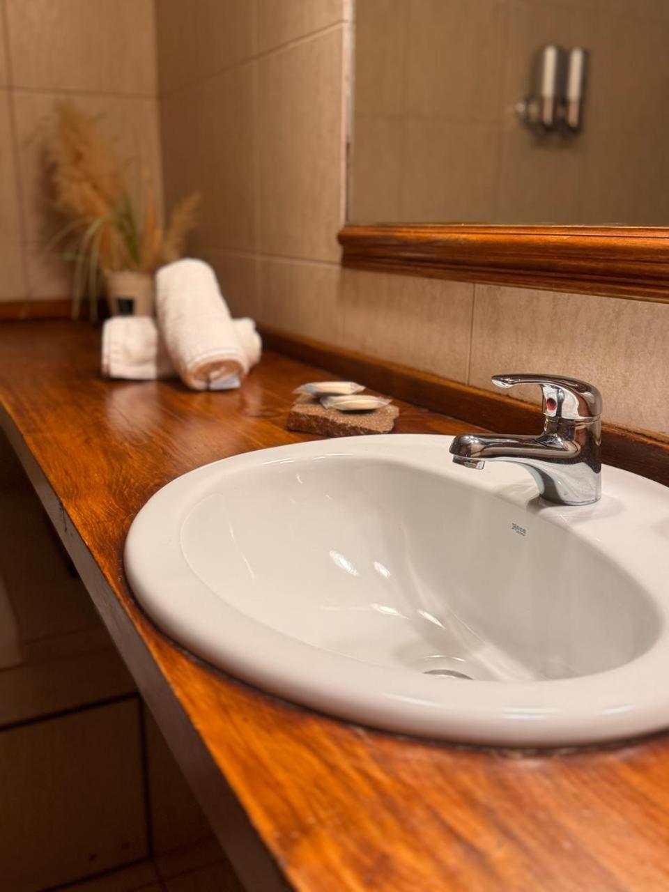 Arelauquen Bungalows & Suites San Carlos de Bariloche Eksteriør billede