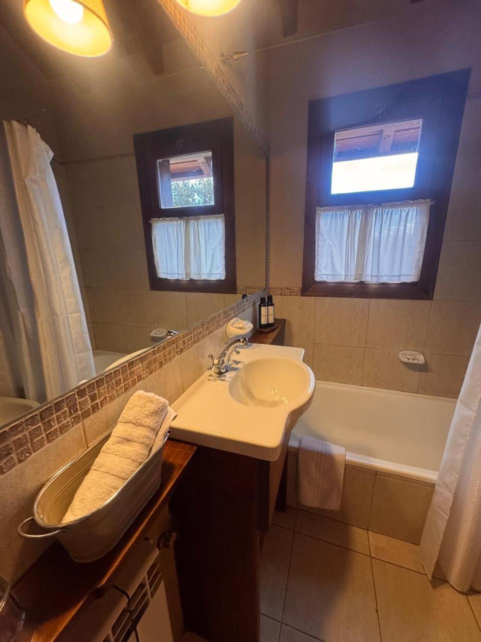 Arelauquen Bungalows & Suites San Carlos de Bariloche Eksteriør billede